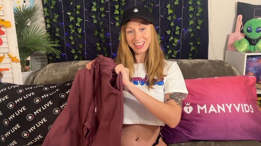 Unboxing MV Merch - Nov 15, 2022