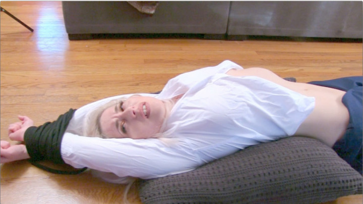 Belly Button Bugging Fantasy HD - Nov 16, 2022