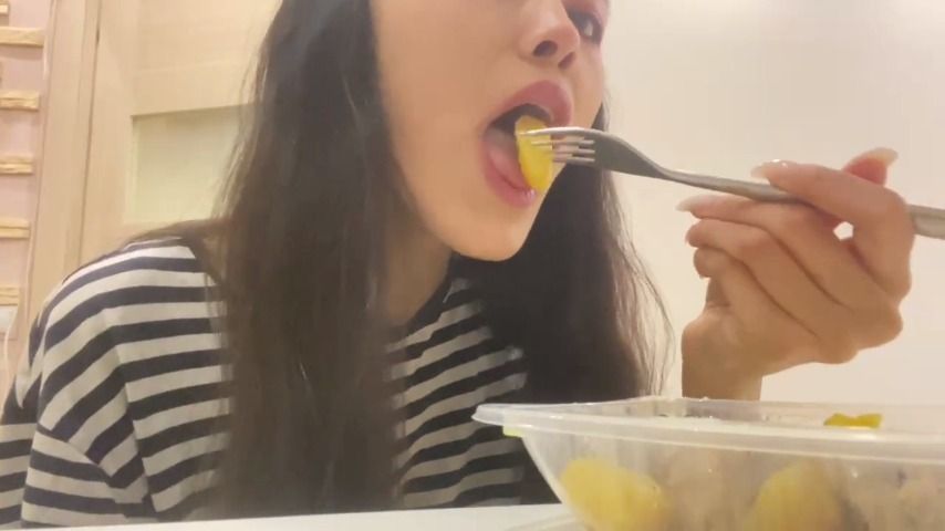 Feed me....mmm - April 15, 2021