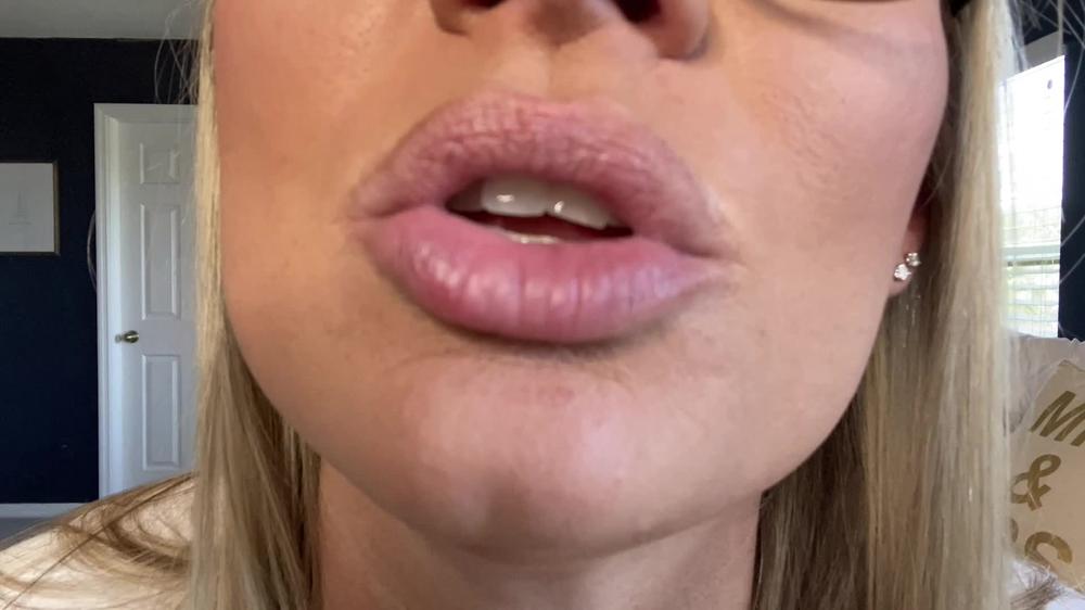 Step Mommy Kisses Virgin
