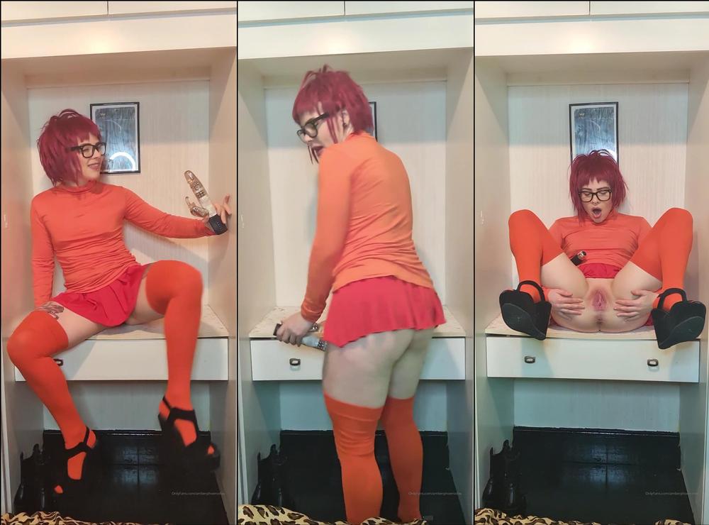 amberphoenixfox 107650379 2021 02 11 new video .. velma s naughty secret you are in for a scooby treat in this lovely long cosplay vide