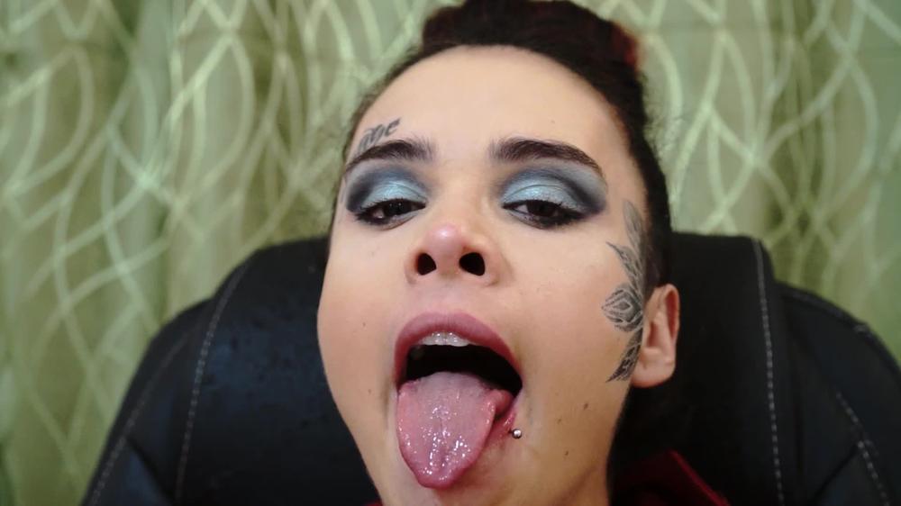 Gymbabe Angry Boss Exciting Tongue Video