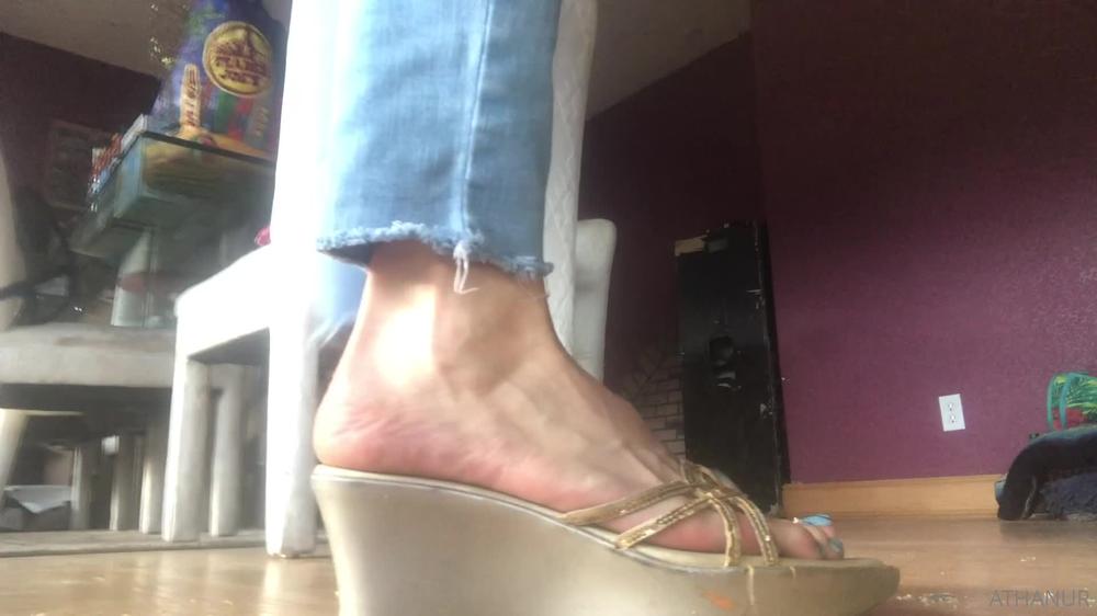 athanur_ 02 06 2022 2474695929 I had so much fun wearing these cute sandals that they crumbled to bits