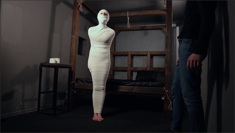 Noyuno Mummification With Bandage And Foot Tick