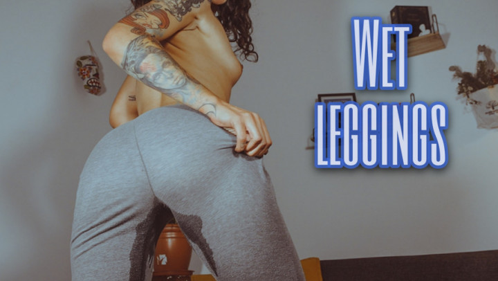 Peeing my leggings