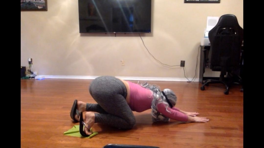 20 Minutes Of Yoga: Even If You Don't Practice yoga, Join Me