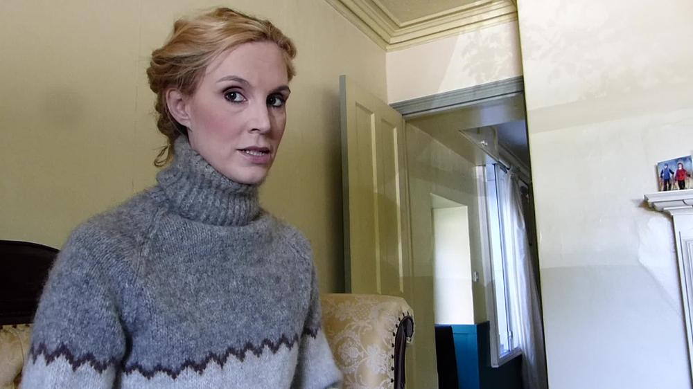 Ariel Anderssen Spanking Threats In Boots And Rollneck
