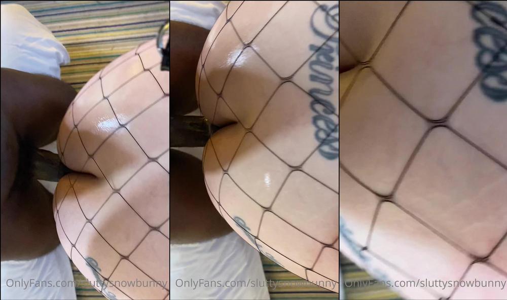 sluttysnowbunny_2021.01.23_2015205229_thedongkinger_Daddy_fucking_my_ass_with_hi