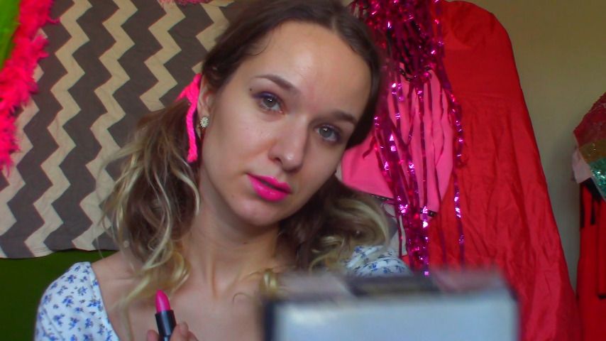 PINK Lips, Green EYES Seduction
