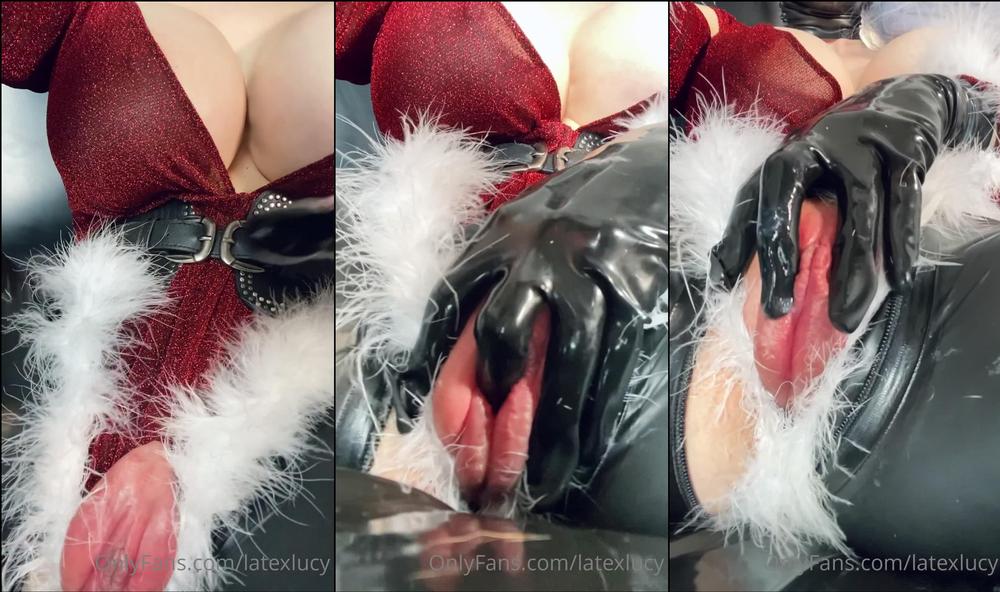 latexlucy 01 01 2022 2317352001 Happy New Year all of you naughty guys and girls 