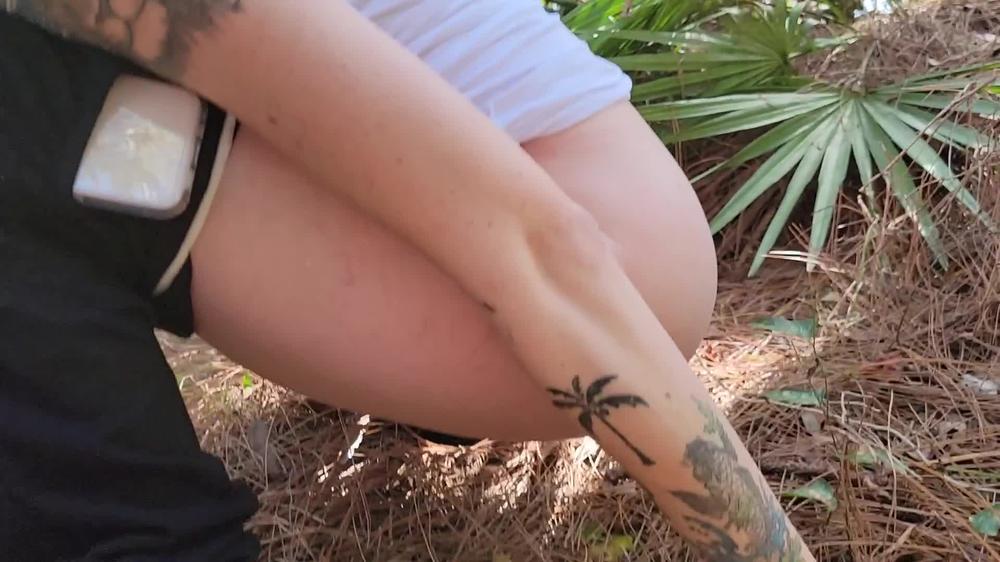 Outdoor Peeing Nikkita And Ellie
