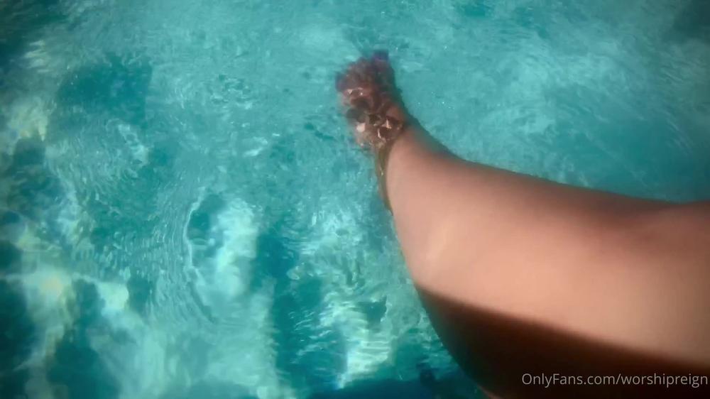 farrahreign 03 08 2020 603243387 (1 09) Watch my pretty toes dip in the pool