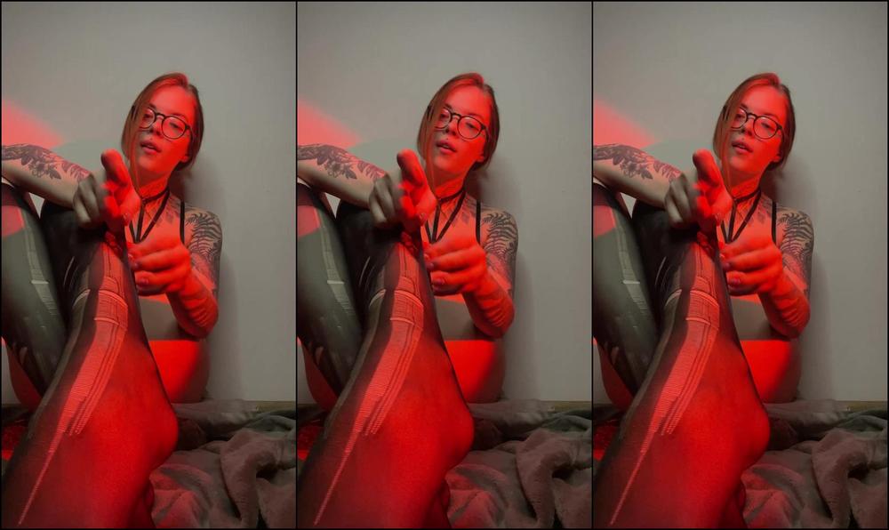 Sherri Roleplay Stockings Ripping Footfetish