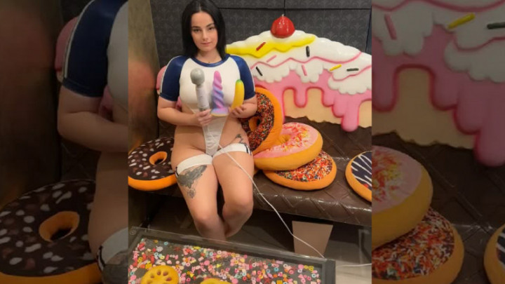 TIFFS CANDY SHOP SQUIRTING FUN XXX