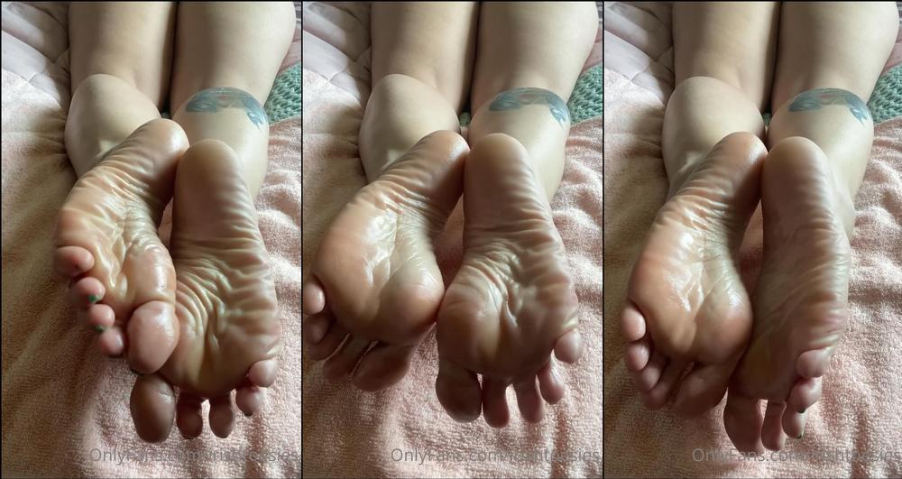 irishtoesies 01 04 2022 2410781264 happy friday have a great weekend
