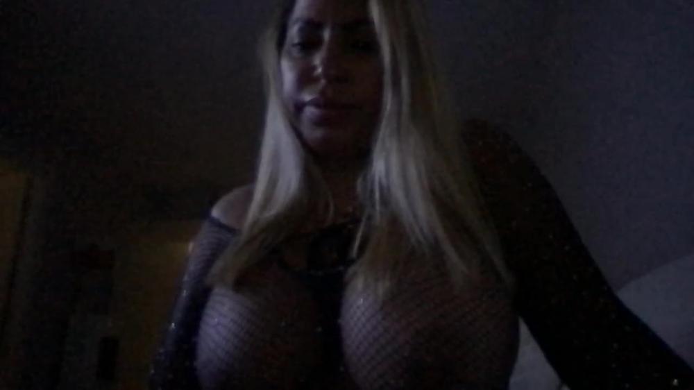 juliannavega69 10 04 2023 2833403509 stream started at 04102023 0546 am