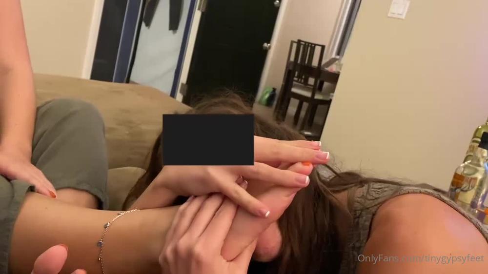 tinygypsyfeet 03 02 2021 2023280437 If you have an issue with the censor take it up with Kate