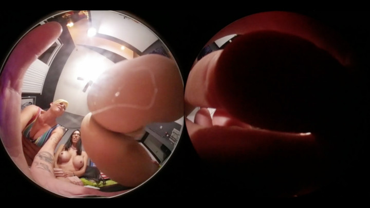 VR360* 3 Sexy Giantesses Toy With You
