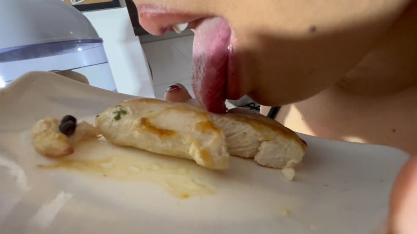 STANDARD V For giantess you are her food - February 12, 2023