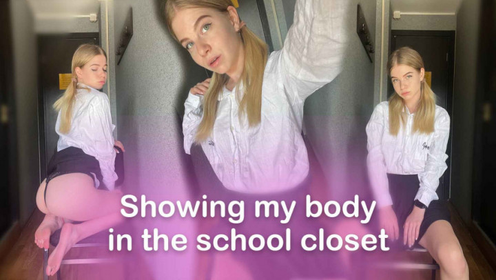 I took off my panties in the school pant - December 10, 2022