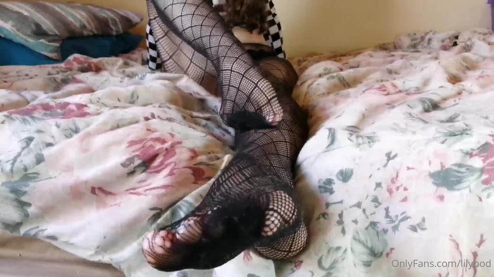 lilypod 03 10 2021 2236768156 toe wiggling and teasing in my fishnets