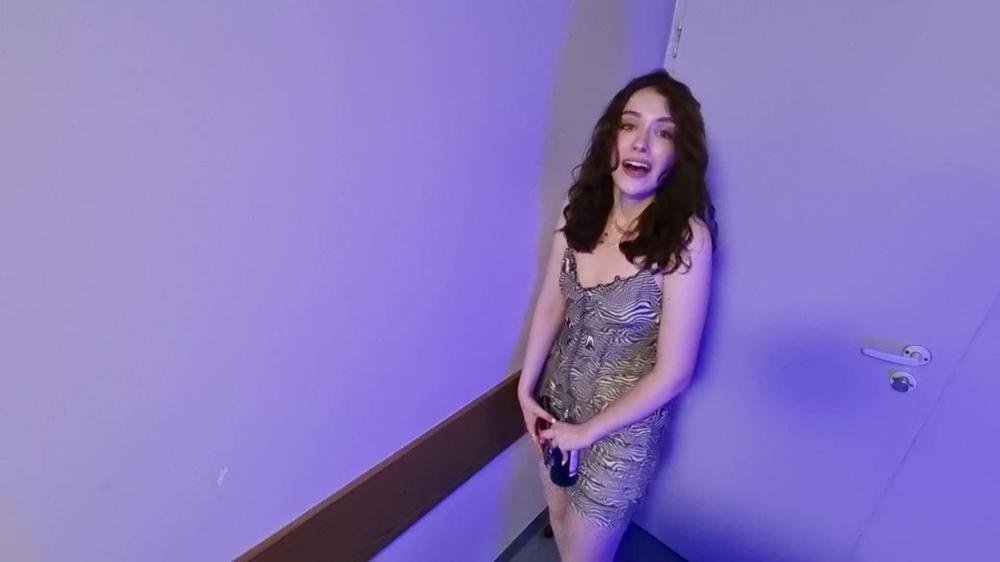Wetschoolgirl Cheating On Boyfriend At Party