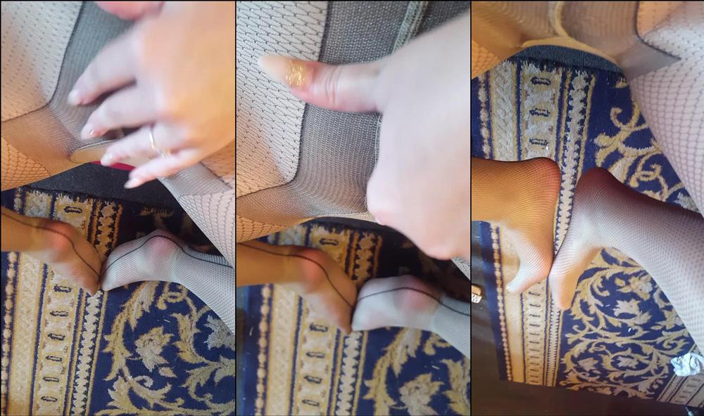 cherrybmodeluk 02 09 2017 3332923 cheeky wank in the changing room footwank feet tights landingstrip gusset sea