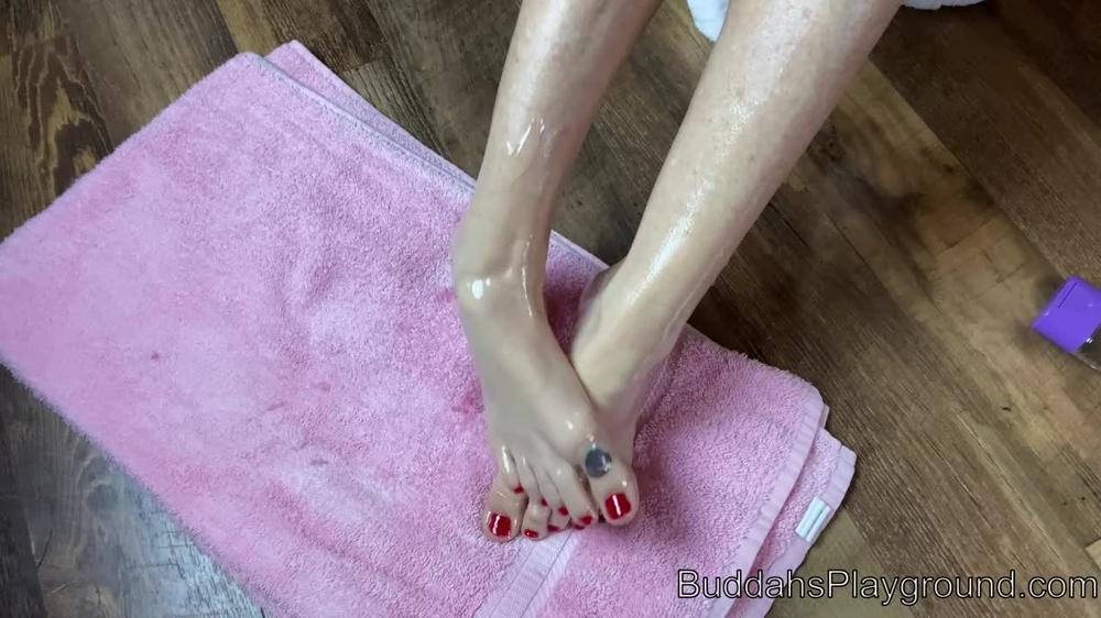 Buddahsplayground Oiled Feet Joi