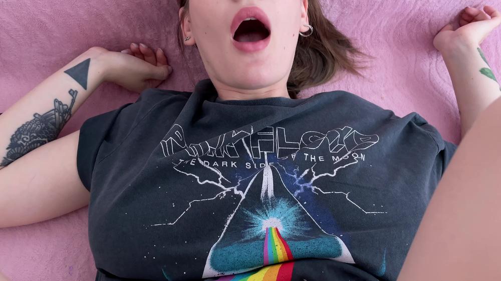 Cuttie Gets Creampie