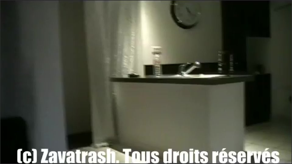 Zavatrash_Amateur_French_X264 (73)