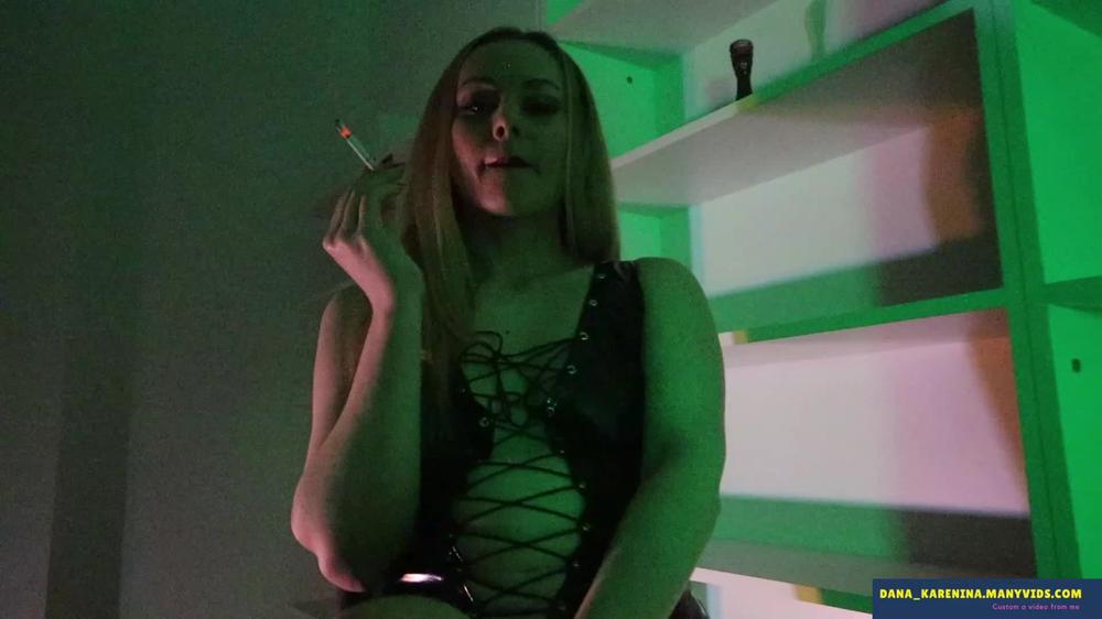 Goddess Smoking - Aug 16, 2021
