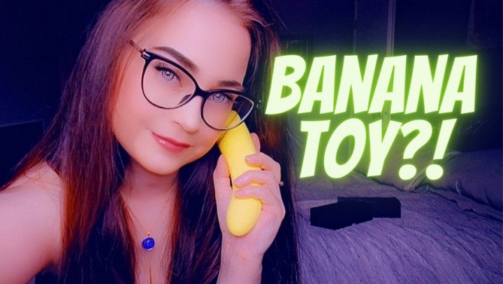 Caityfoxx Banana Toy Review