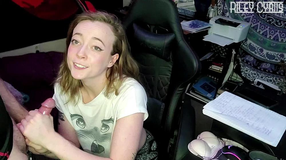 Riley Cyriis Sucking Cock While At Class On Zoom