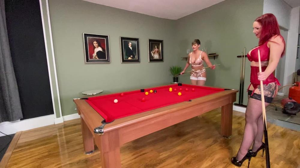 Ruby Onyx Ruby And Hannah Play Pool