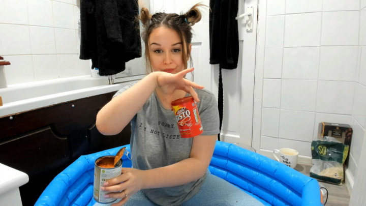 Eat your cake, food challenge/forefits