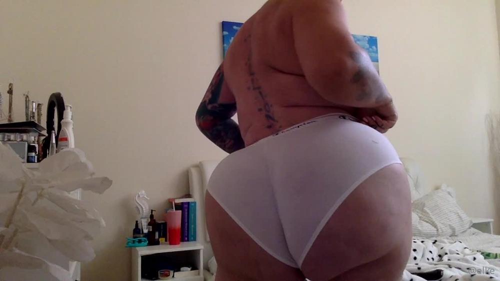 elke1 05 10 2021 2239105137 Champion...slid in your DM with the extended version ... juicy phat pu$$y   Enjoy