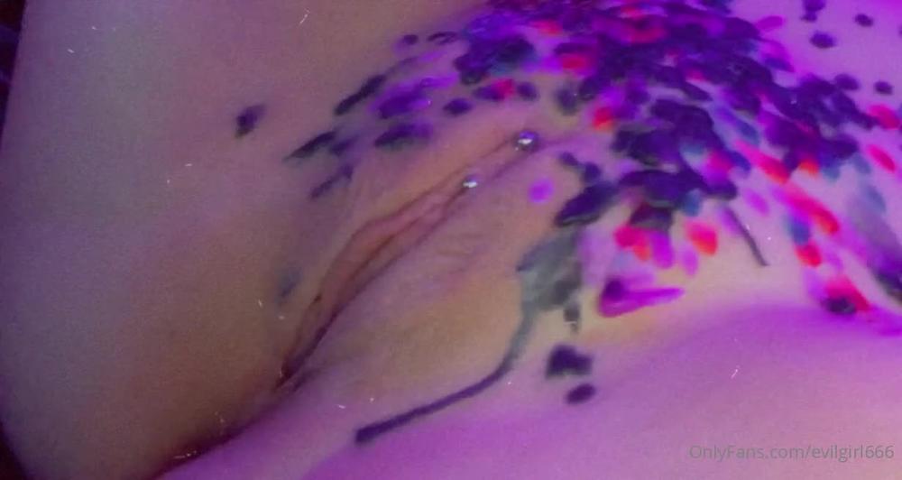 evilgirl666 01 06 2021 2124960884 Playing with my pussy after wax play 3 felt so fucking good on me