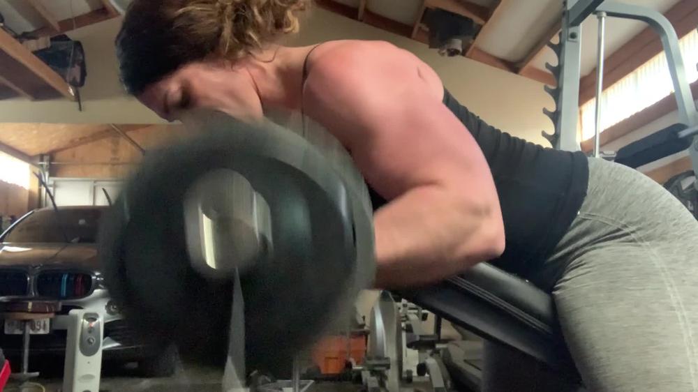 musclemama1113 01 04 2020 207215371 Arms day..... fucking pumped..