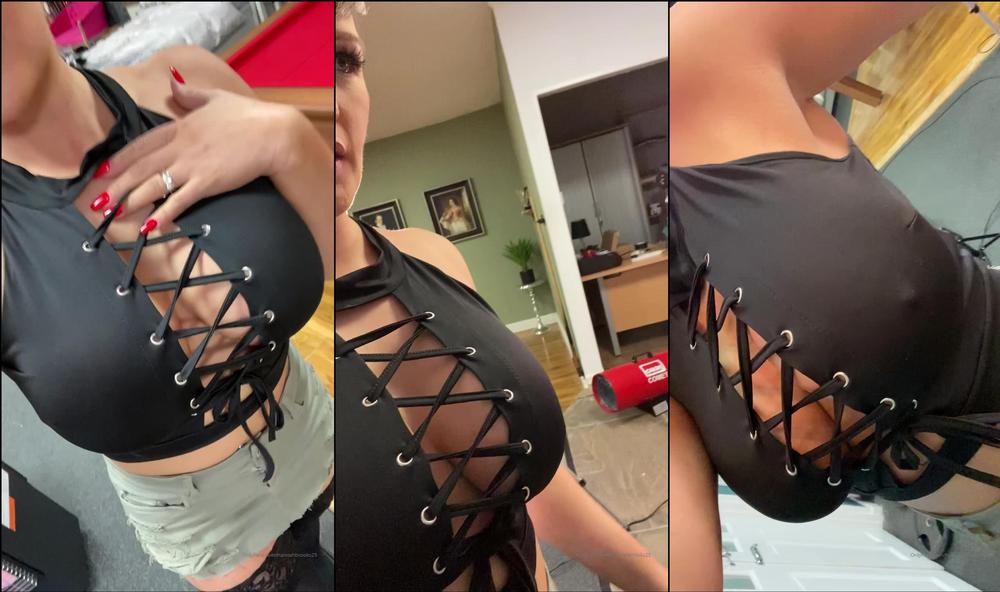 hannahbrooks25 27 12 2019 112626246 A naughty little sneak peak but donât worry the full thing will be posted on here v