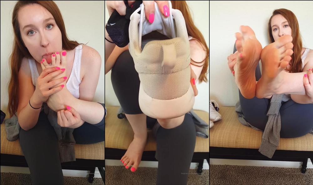 goddesslindsay 03 04 2020 209910519 after gym shoe removal and self worship would you worship my after gym feet or pr