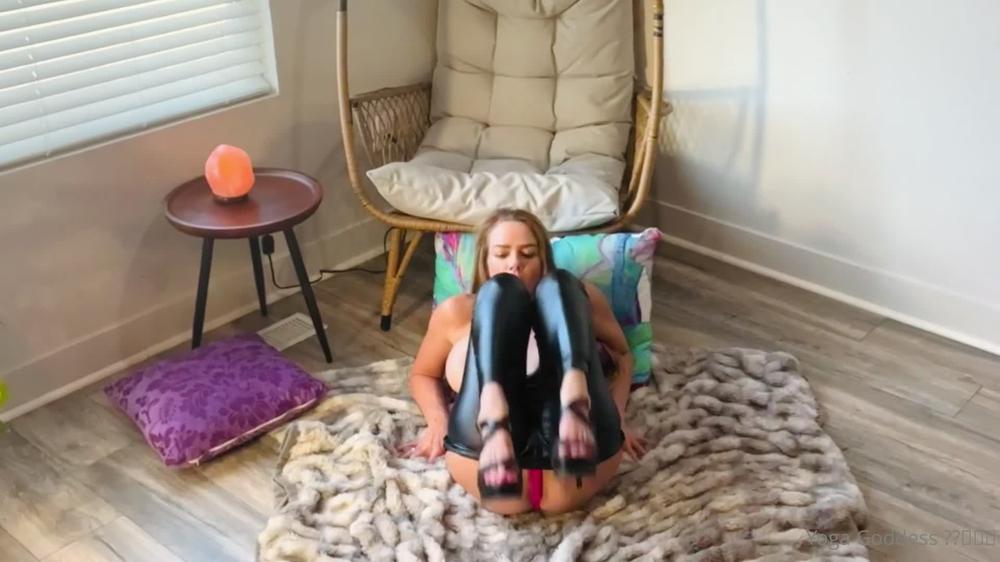 u39078999 01 03 2022 2379661471 like my new bodysuit exclusively for you 1