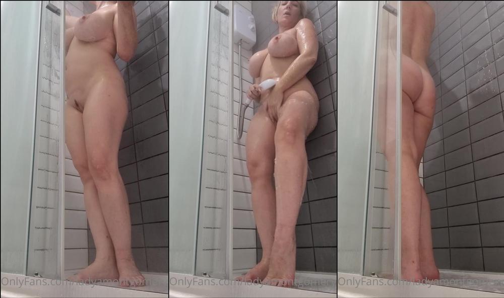ladyamontgomery 15 10 2021 2243534647 I hope no one is secretly watching me soap myself