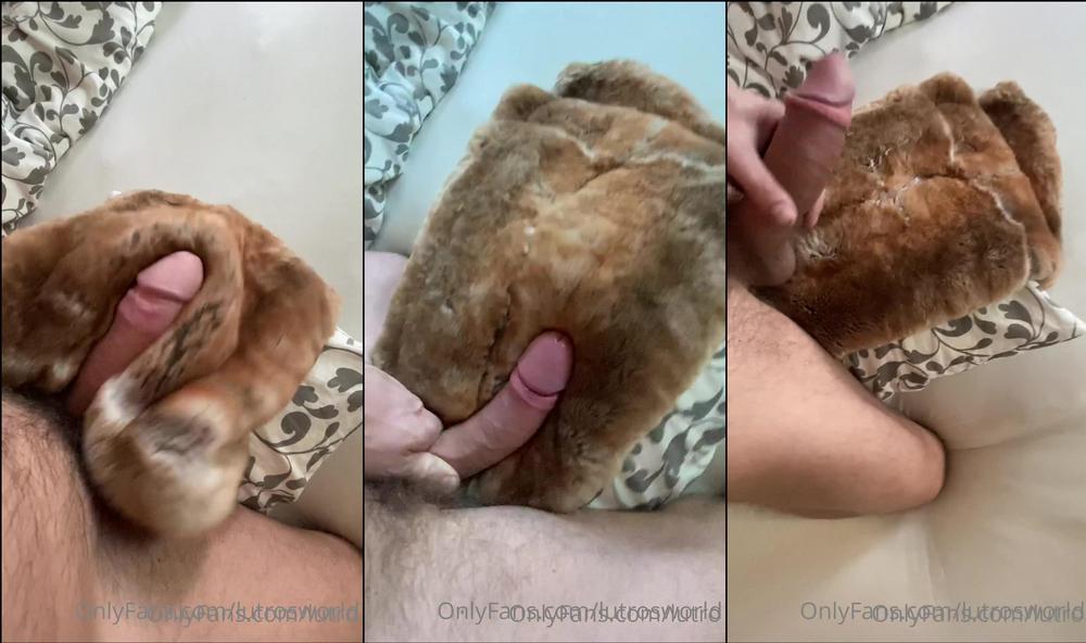 lutrosworld 04 10 2022 2446931950 i shake my cock with this soft blanket 2