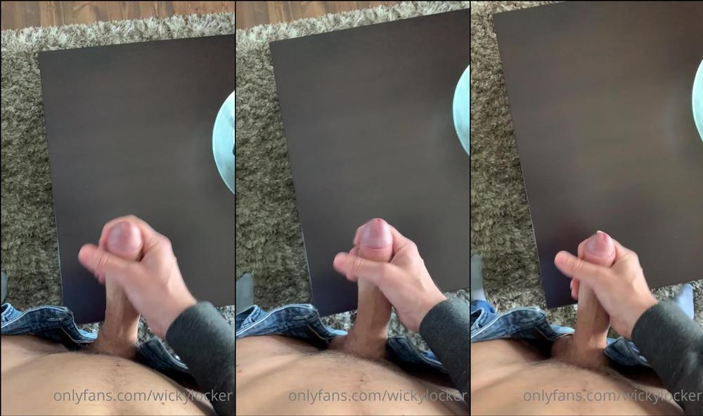 nakedgamervip 07 08 2020 662001081 Wanna see me lick it sometime Send me DM