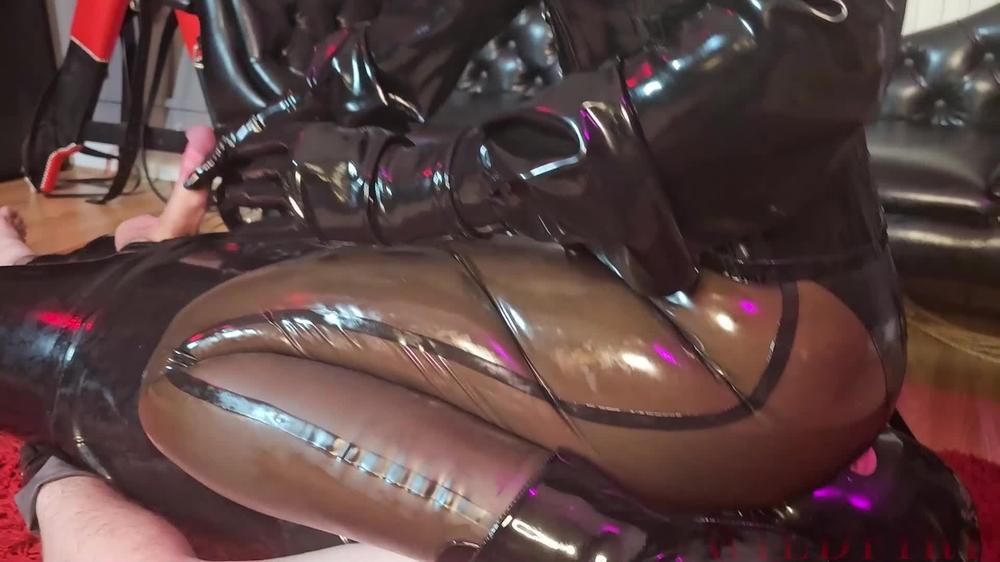 alexwildfire - Latex Worship and Teasing