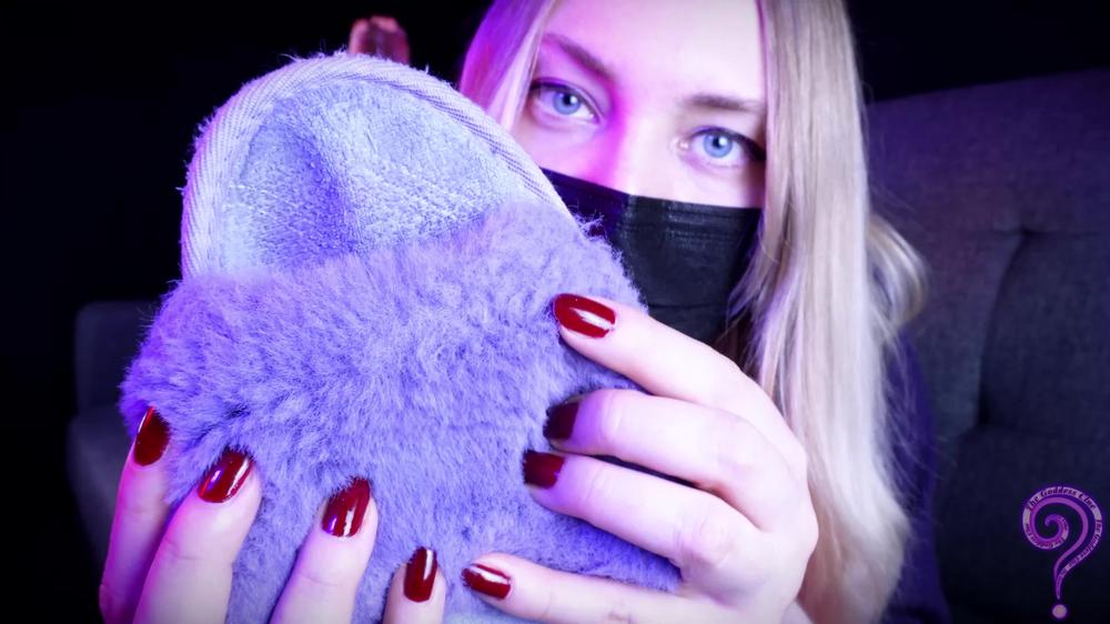 The Goddess Clue Clip Store - Well Worn Slippers Drenched In Sweet Goddess Scent - 4K - The Goddess Clue, Scent Fetish, Foot Slave Training, Destroyed Shoes And Feet Joi