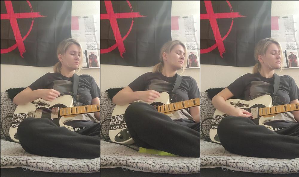 adalindgrayxo 17 09 2022 2604506120 music update this isn t anything new but i m still working on the guitar part for this.