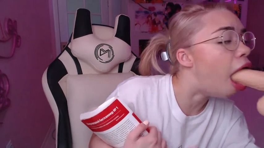 Shy Nerdy Girl Is Sucking Teachers Cock - May 25, 2022