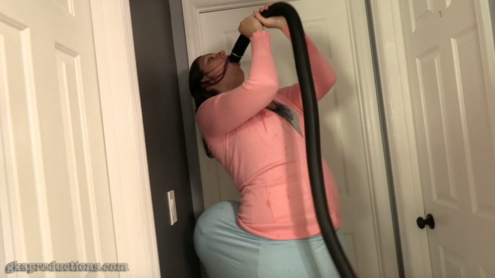 Vanessa Bursts From Hose In Mouth By Ivy