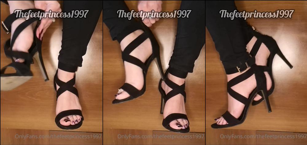 thefeetprincess1997 10 05 2021 2093688859 Putting my heels on Is there one of you who would love to put it on for me